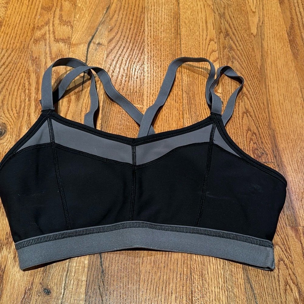 Athleta cross back black and grey sports bra size small
